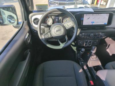 2026 Jeep Wrangler — photo 18 view