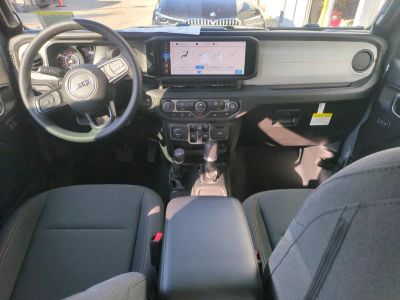 2026 Jeep Wrangler — photo 17 view