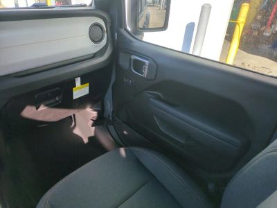 2026 Jeep Wrangler — photo 19 view