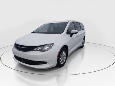 2023 Chrysler Voyager - Photo 3