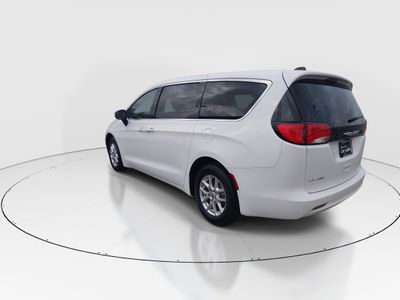 2023 Chrysler Voyager - Photo 5