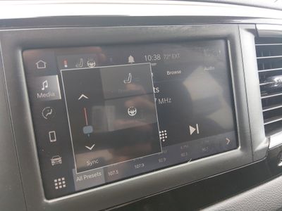 2023 Chrysler Voyager - Photo 18
