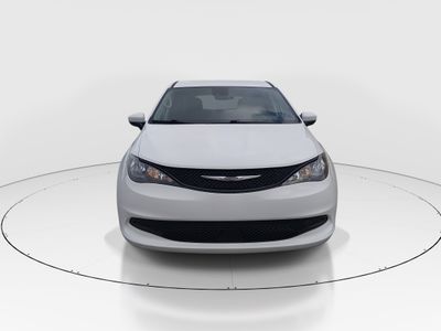 2023 Chrysler Voyager - Photo 2
