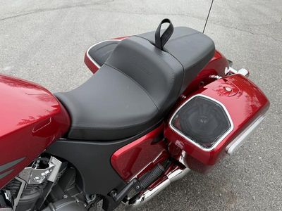 2025 Indian Motorcycle Challenger Limited w/PowerBand Audio Sunset Red Metallic - Photo 11