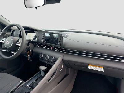 2026 Hyundai ELANTRA — photo 21 view