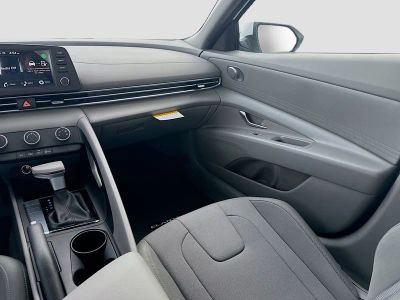 2026 Hyundai ELANTRA — photo 16 view