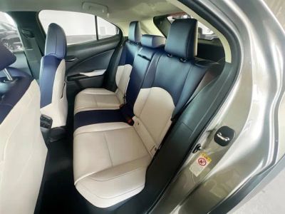 2019 Lexus UX — photo 27 view
