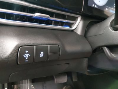 2024 Hyundai Elantra — photo 13 view