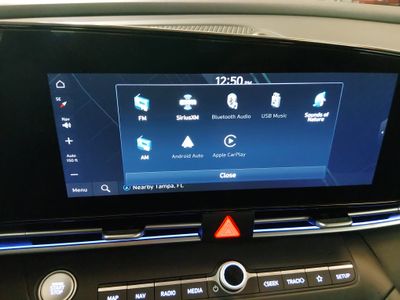2024 Hyundai Elantra — photo 18 view
