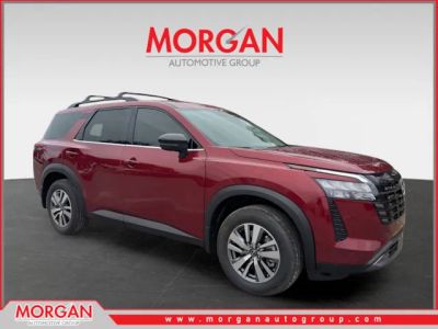 2026 Nissan Pathfinder SL in Red — front three-quarter view