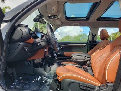 2024 MINI Hardtop 2 Door — photo 16 view