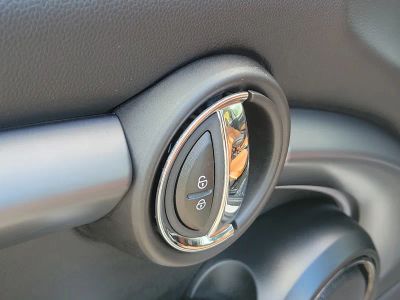 2024 MINI Hardtop 2 Door — photo 13 view