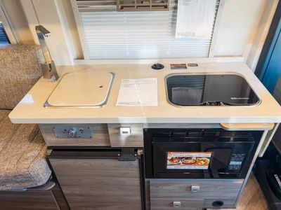 2026 Winnebago TRAVATO - Photo 8