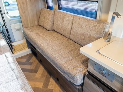 2026 Winnebago TRAVATO - Photo 11