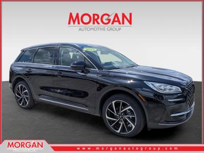 2023 Lincoln Corsair Reserve in Black Metallic — front three-quarter view