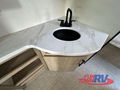 2025 Grand Design Imagine XLS - Photo 23