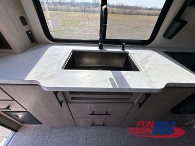 2025 Grand Design Imagine XLS - Photo 12