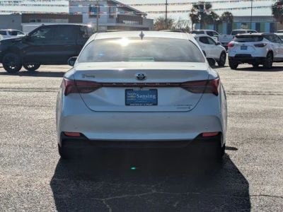 2021 Toyota Avalon Hybrid - Photo 4