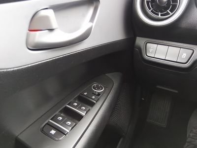 2024 Kia Forte - Photo 13