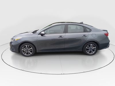 2024 Kia Forte - Photo 4