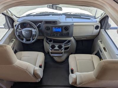 2025 Thor Motor Coach Four Winds — photo 24 view