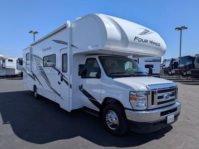 2025 Thor Motor Coach Four Winds — photo 27 view