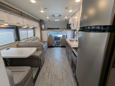 2025 Thor Motor Coach Four Winds — photo 12 view