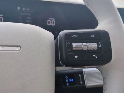 2026 Hyundai SANTA FE HYBRID — photo 33 view