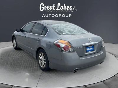 2008 Nissan Altima — rear three-quarter view