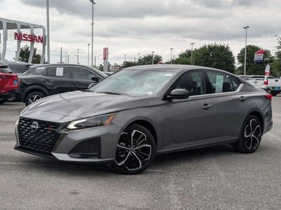 2024 Nissan Altima 2.5 SR in Gray — front three-quarter view