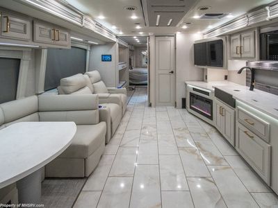 2026 Fleetwood Discovery LXE - Photo 7