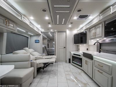 2026 Fleetwood Discovery LXE - Photo 13