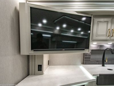 2026 Fleetwood Discovery LXE - Photo 15
