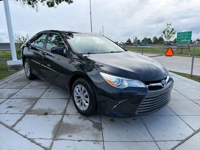 2016 Toyota Camry - Photo 2