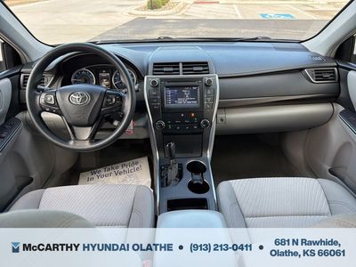 2016 Toyota Camry - Photo 3