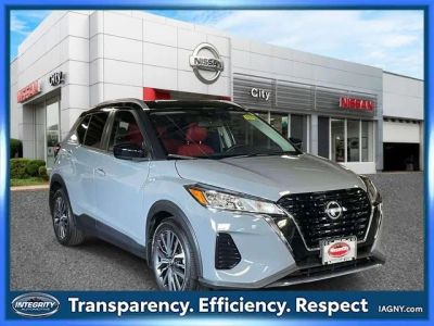 2023 Nissan Kicks SV in Gray/Super Black — front three-quarter view