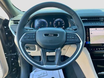 2026 Jeep Grand Cherokee — photo 11 view
