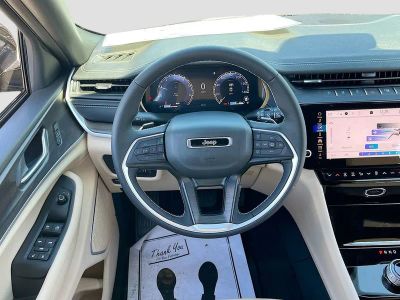 2026 Jeep Grand Cherokee — photo 22 view
