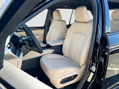 2026 Jeep Grand Cherokee — photo 21 view