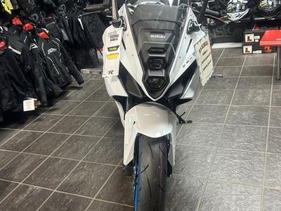 2026 Suzuki GSX-8R - Photo 3