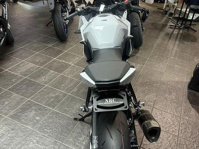 2026 Suzuki GSX-8R - Photo 4