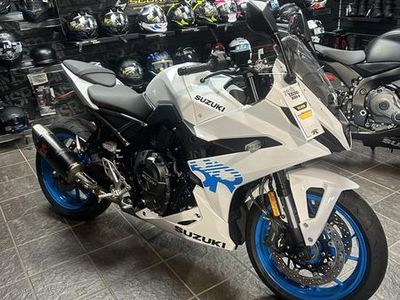 2026 Suzuki GSX-8R - Photo 1