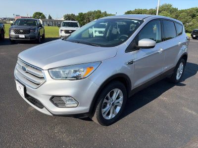 2019 Ford Escape SE 4WD in Ingot Silver Metallic — front three-quarter view