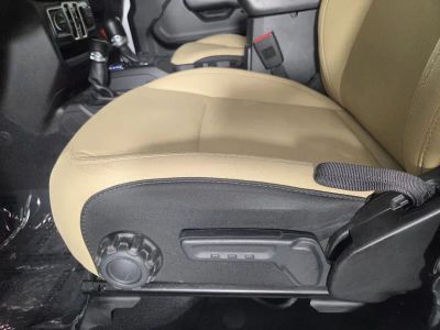 2019 Jeep Wrangler — photo 12 view