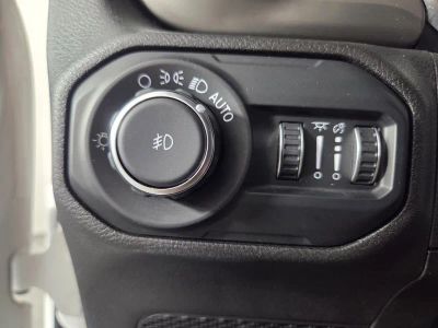2019 Jeep Wrangler — photo 19 view