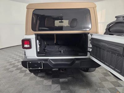 2019 Jeep Wrangler — photo 27 view