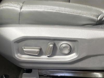 2025 Toyota Tundra — photo 13 view