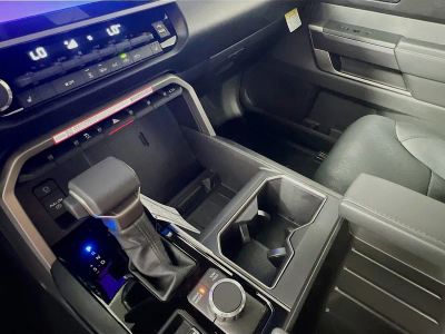 2025 Toyota Tundra — photo 22 view