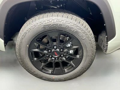2025 Toyota Tundra — photo 11 view