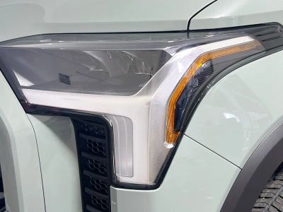 2025 Toyota Tundra — photo 9 view